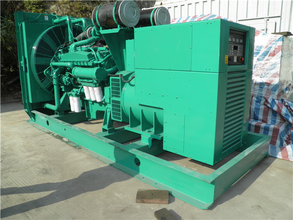 尖山出租发电机 发电机组厂家：柴油发电机组的控制屏的作用是什么？