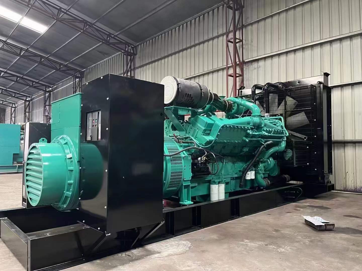 尖山如何降低 800kW 柴油发电机输出电流的波动？