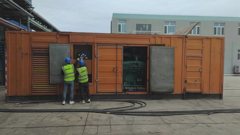 尖山如何检查柴油发电机组的机油油位？